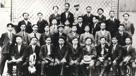 邓小平和周恩来的第一张合影