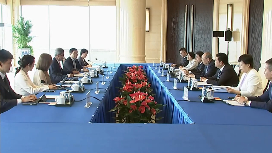 尹力会见新加坡淡马锡公司董事长