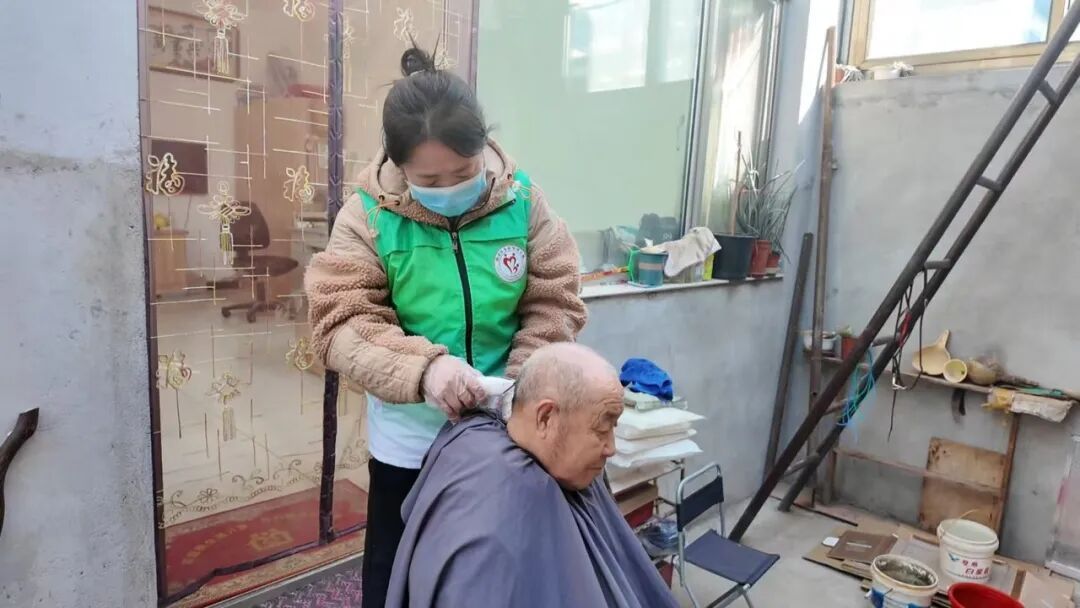 邻里互助暖人心！全区146个农村邻里互助点点亮2100名老人幸福晚年_北京时间