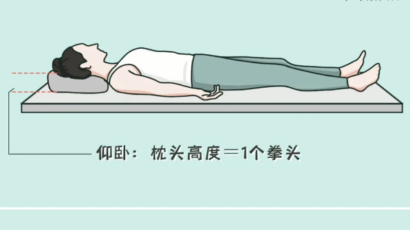 北京大货车箱子堆上天，驾驶室坐仨人，看见民警转身就跑