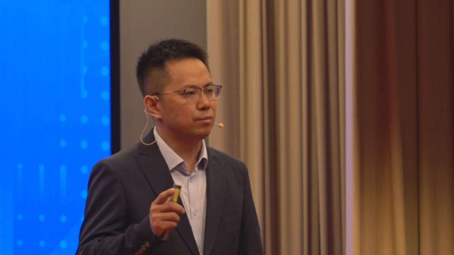 科研人员宣讲“实干”精神:上千次失败夯实成功之路 科研人员宣讲“实干”精神:上千次失败夯实成功之路