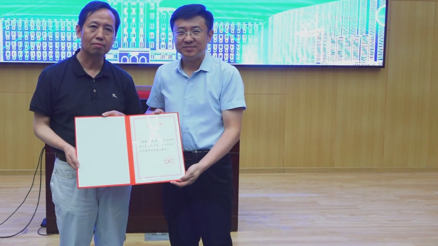 “‘京’彩文化 青春绽放”书香行走进在京高校