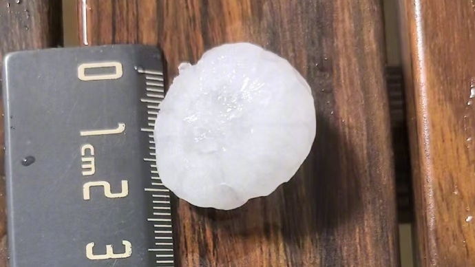 注意防范！北京多地雷阵雨天气中伴有冰雹