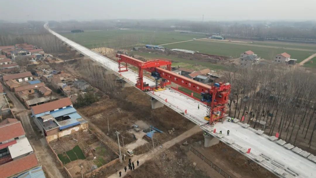雄商高铁首个标段完成桥梁主体施工 雄商高铁首个标段完成桥梁主体施工
