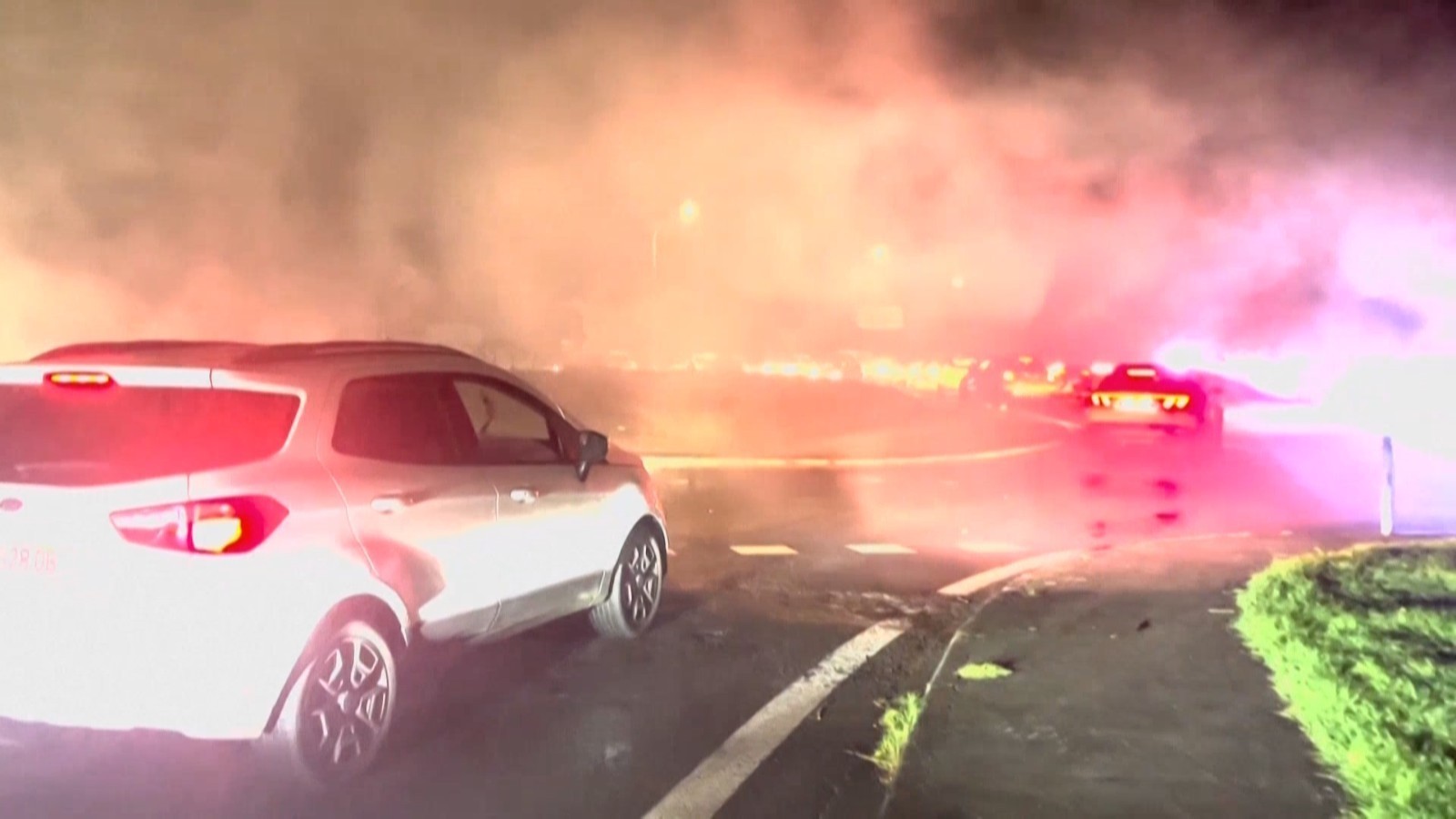 不满物价过高 法属马提尼克发生骚乱 不满物价过高 法属马提尼克发生骚乱