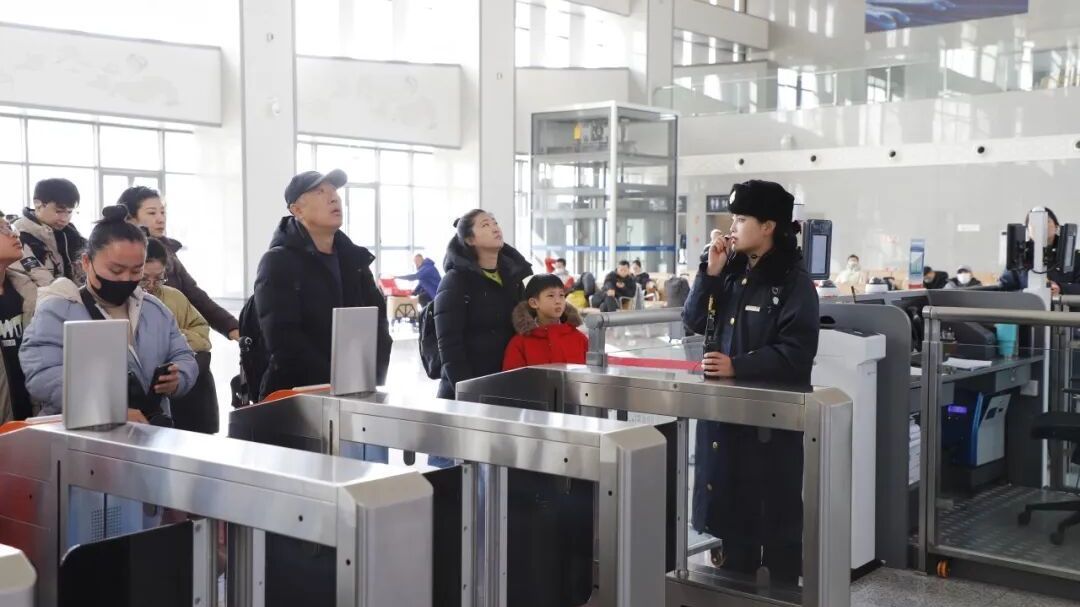 新春走基层丨顺义西站：护航春运平安路