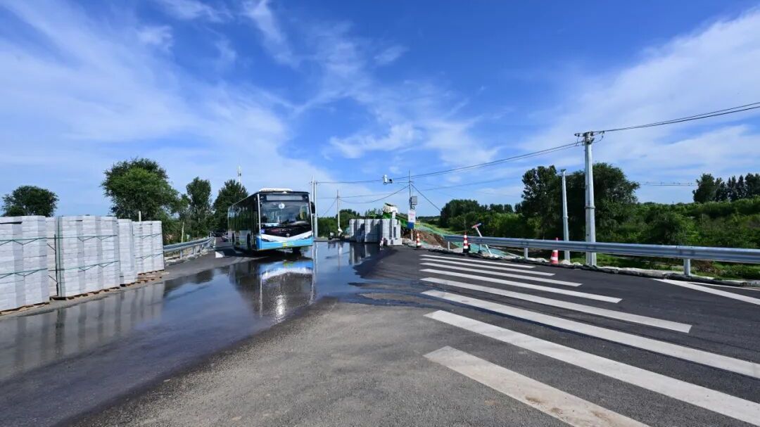 通州潮白河大堤路与西尹路十字交叉口，正式通车！