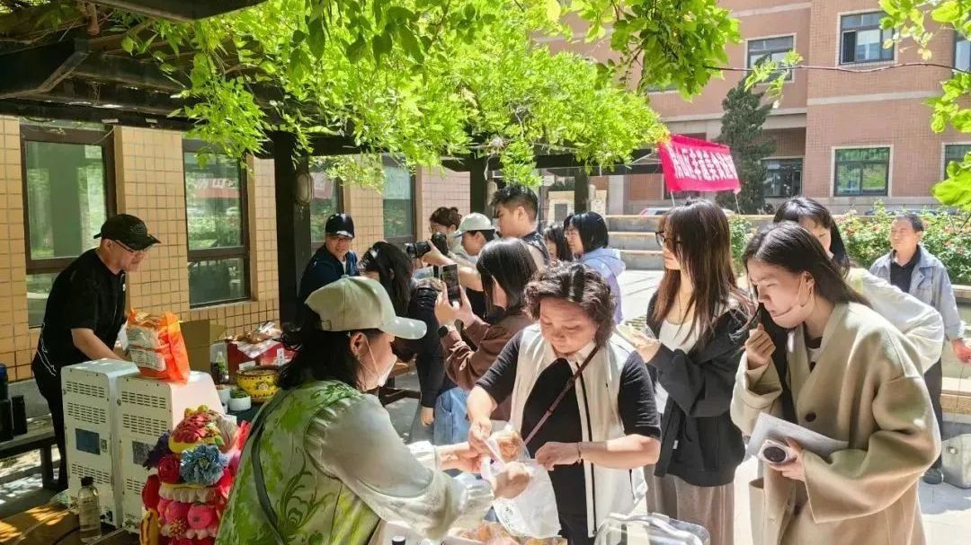 房山非遗及特色美食“圈粉”师生
