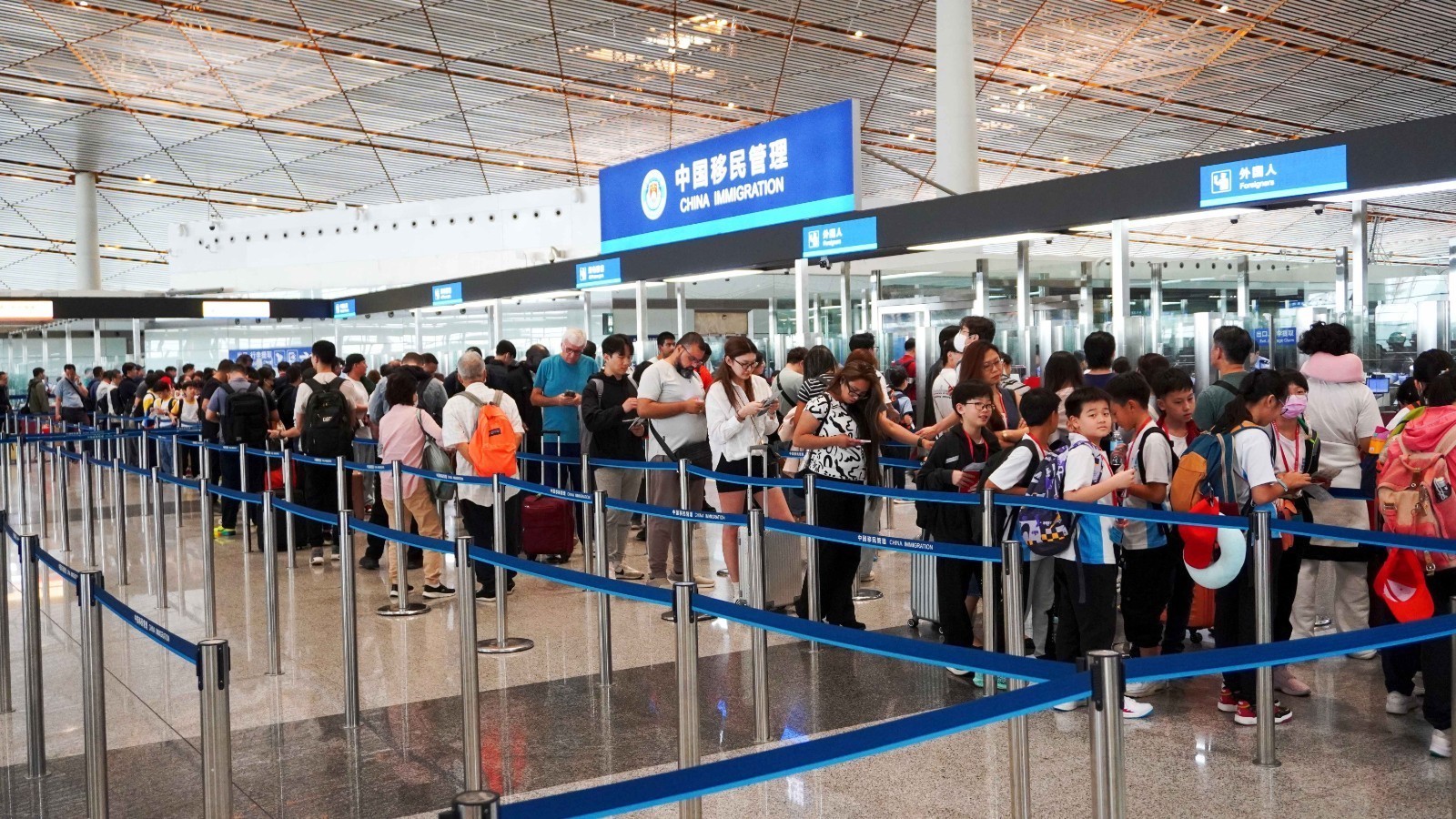 北京口岸本年度出入境人员数量突破800万人次 入出境外国人占比28.6% 北京口岸本年度出入境人员数量突破800万人次 入出境外国人占比28.6%