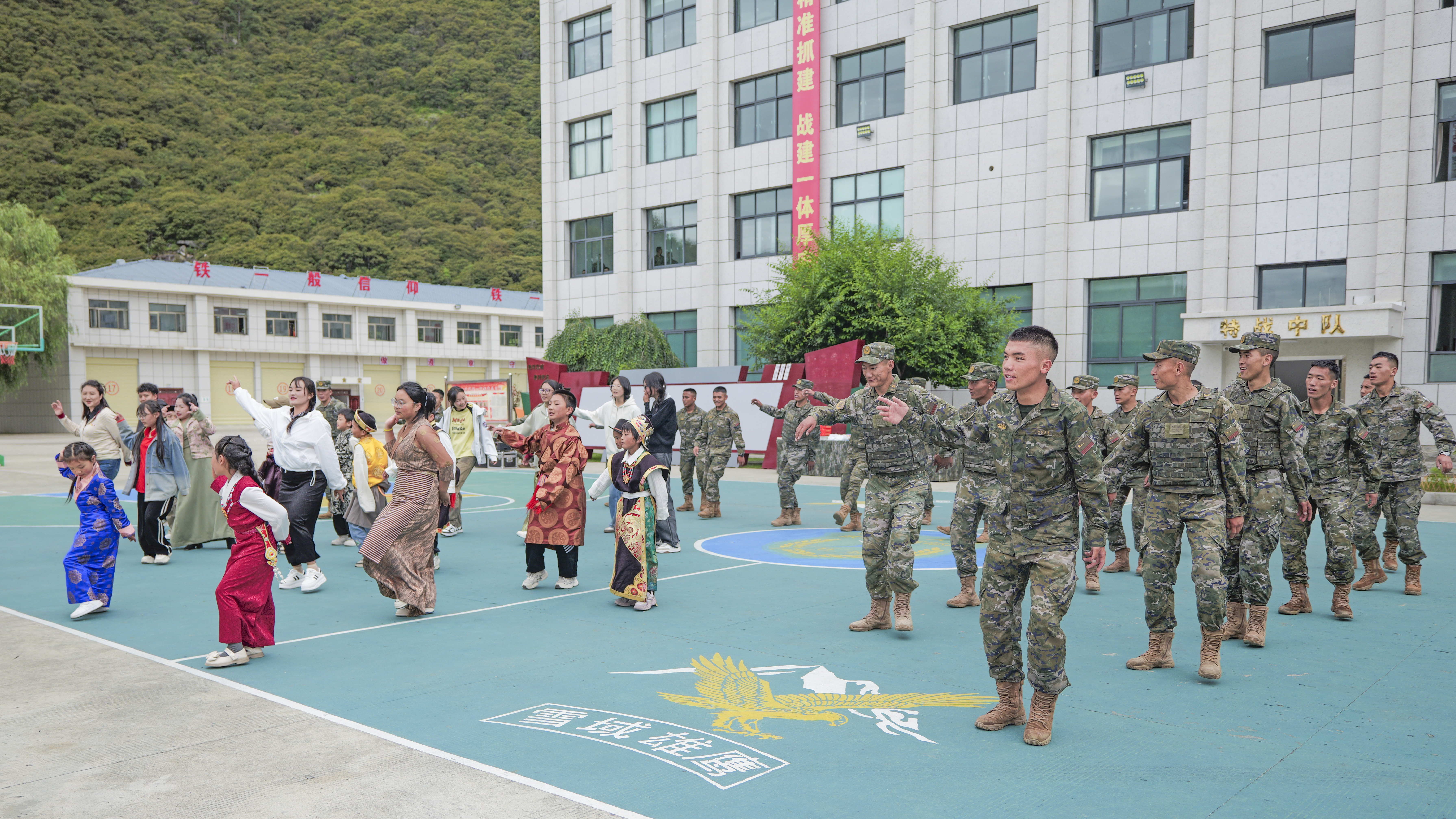 童心向党建功梦•军民共筑红色情——林芝支队军营开放日燃情来袭 童心向党建功梦•军民共筑红色情——林芝支队军营开放日燃情来袭
