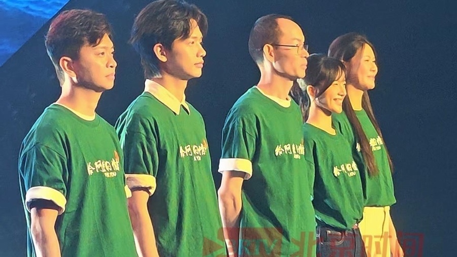 抖音电影奇遇夜红毯火热来袭，《给阿嬷的情书》剧组亮相