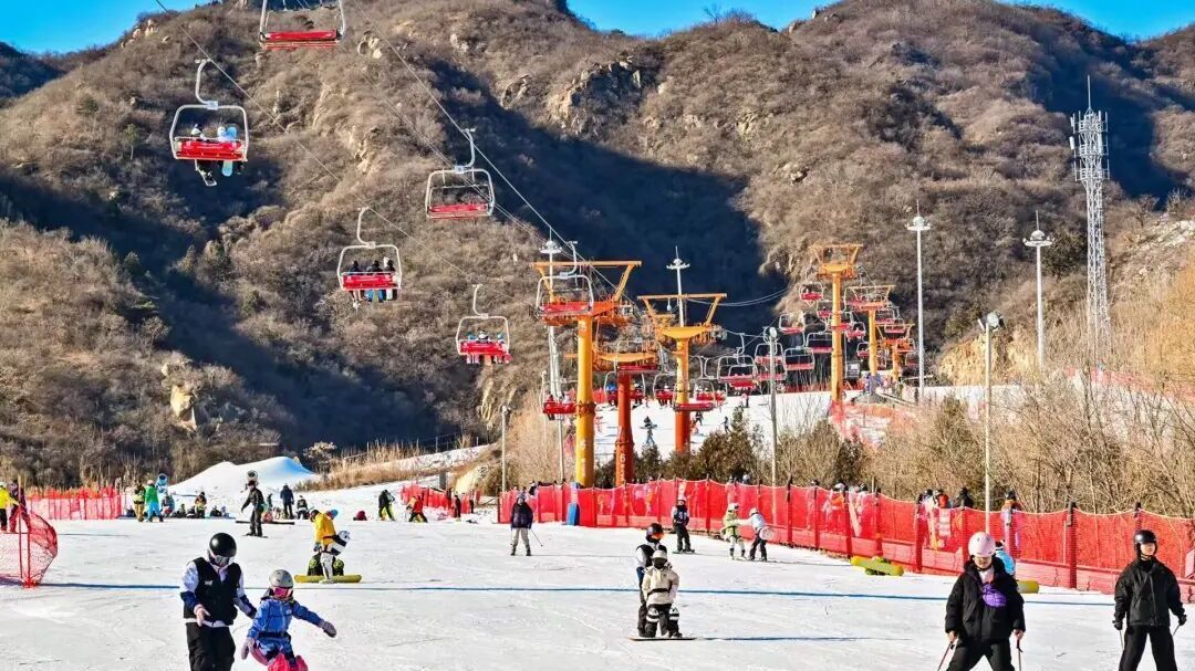 来怀柔过大年丨怀北国际滑雪场人气旺,滑雪度假备受追捧 来怀柔过大年丨怀北国际滑雪场人气旺,滑雪度假备受追捧