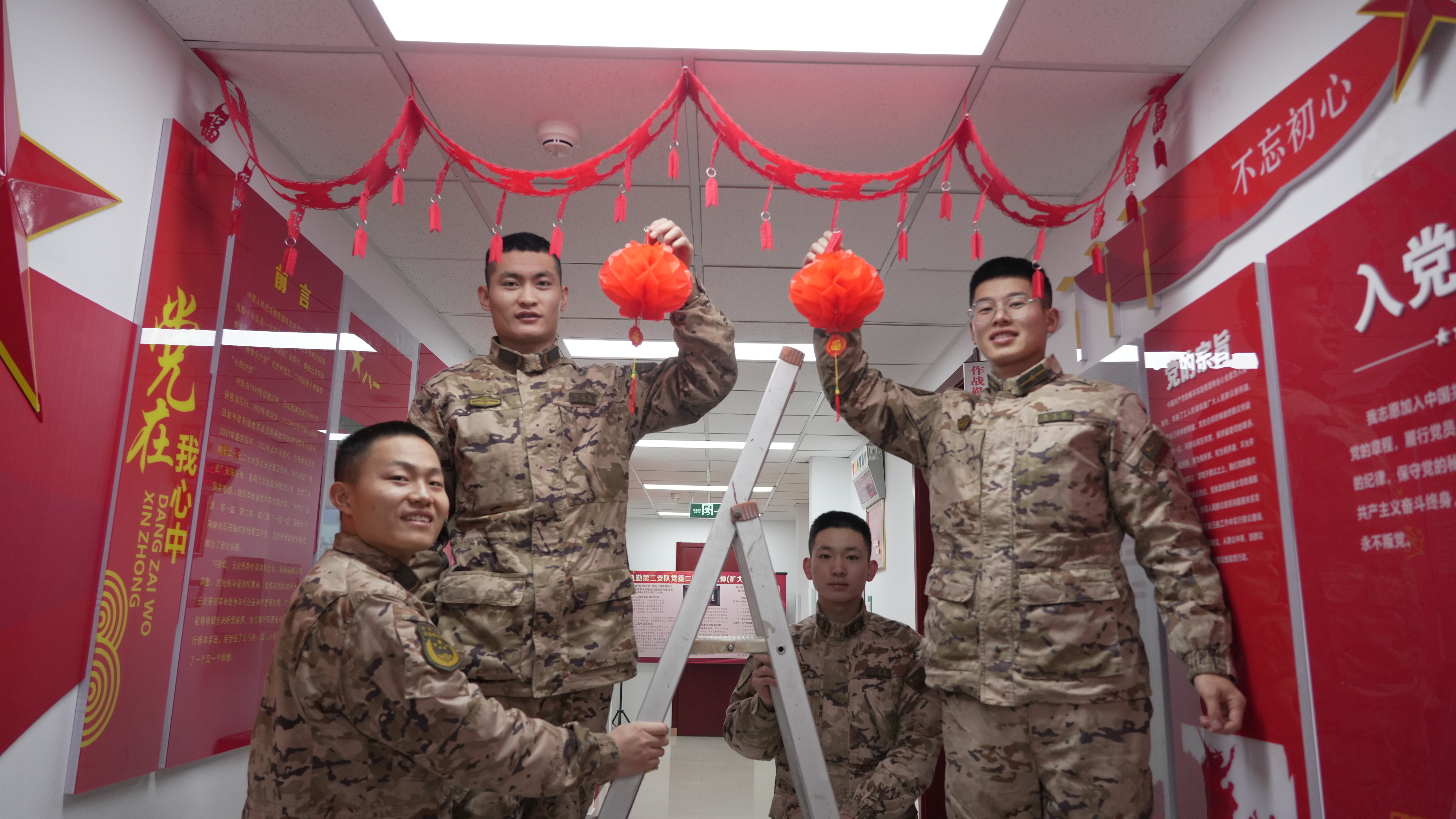 巧手“迎新春” 军营年味浓更浓