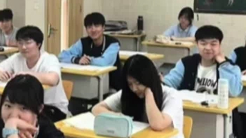 考生惊讶抬头！老师将高三最后一次英语听力测试换成《起风了》