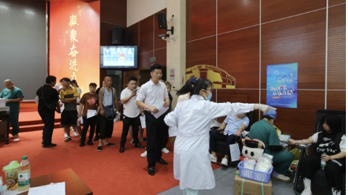 火红七月，热血双井——双井街道开展无偿献血活动