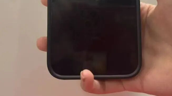 你用小拇指当手机支架吗？快改