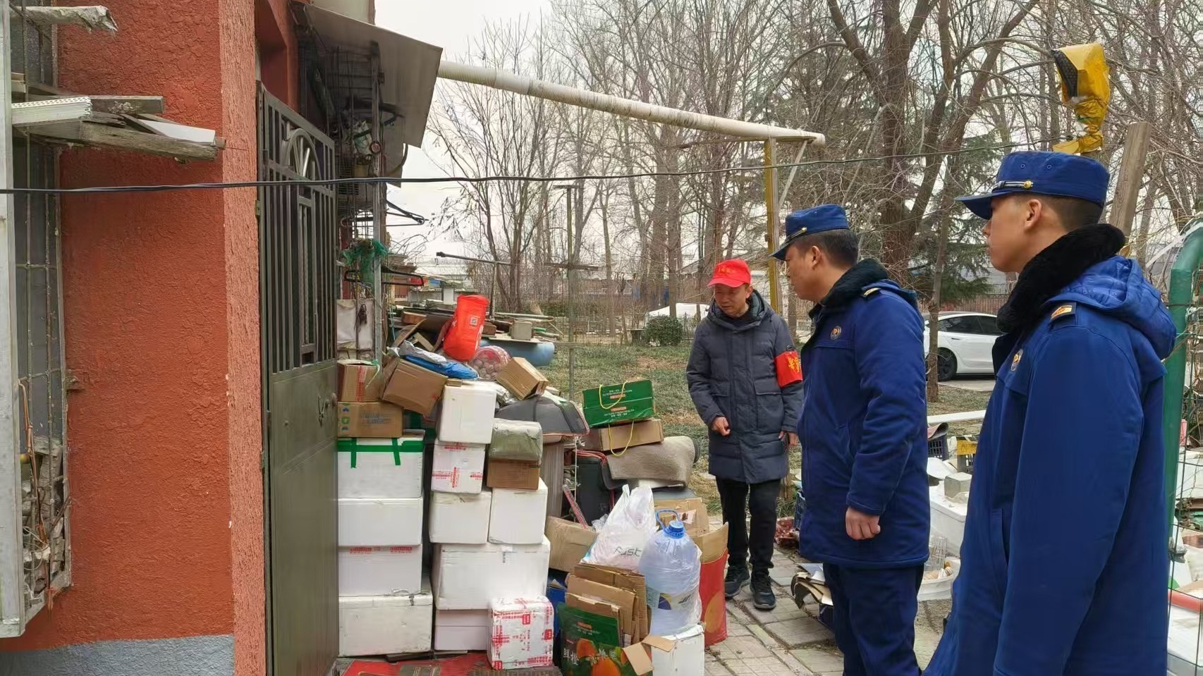 安全隐患“大扫除”!昌平区消防救援支队开展可燃物清理专项行动 安全隐患“大扫除”!昌平区消防救援支队开展可燃物清理专项行动