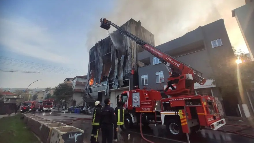 土耳其一香水仓库发生火灾 致6人死亡