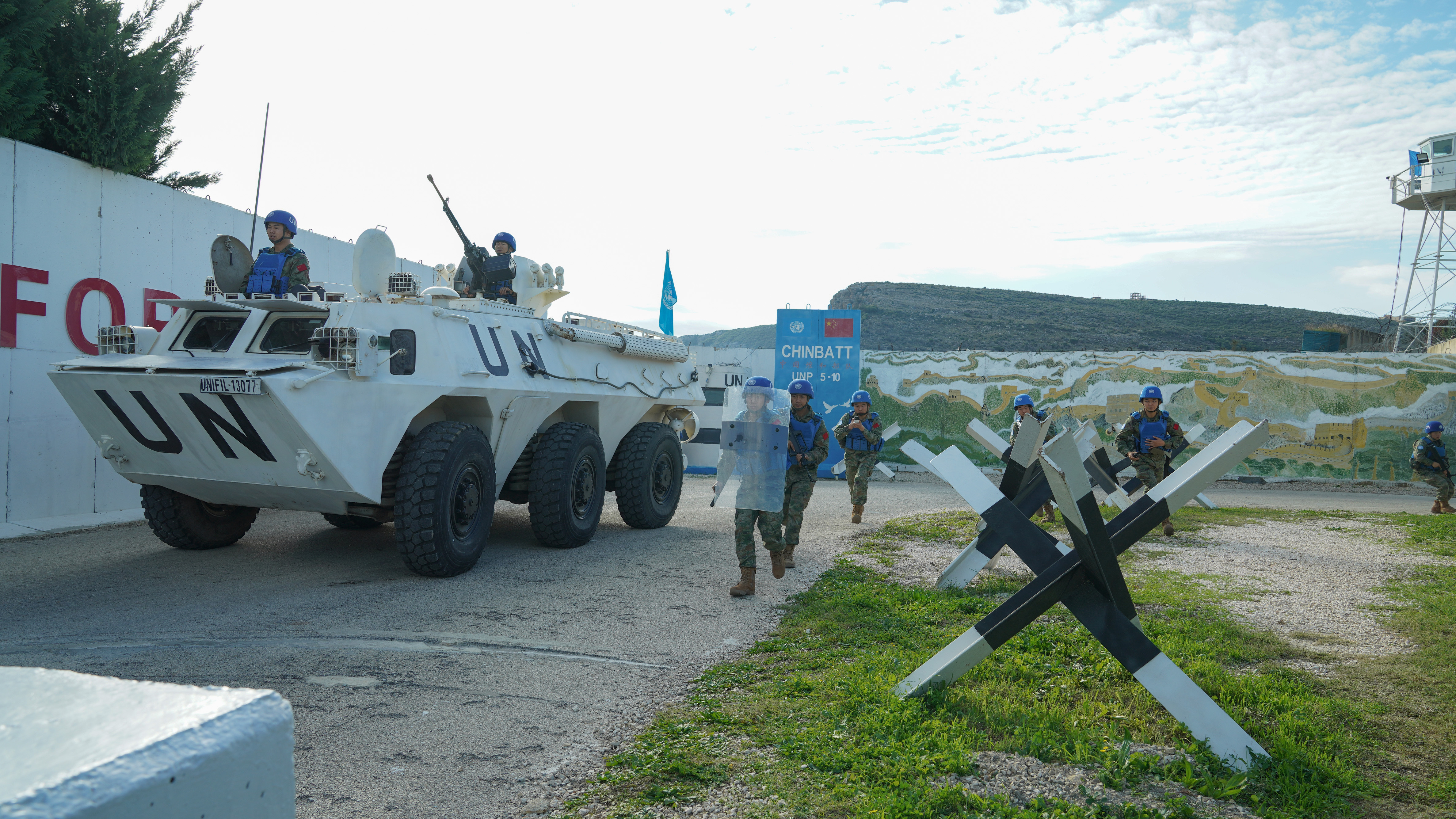 第24批赴黎维和部队与多国维和官兵联合开展应急演练