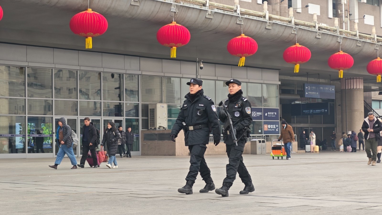 春运收官北京铁警帮旅客找回价值190万元的遗失物品