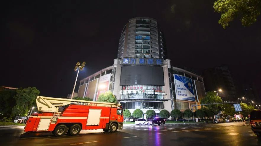 四川省成立“7·17”重大火灾事故调查组 相关责任人已被警方控制 四川省成立“7·17”重大火灾事故调查组 相关责任人已被警方控制