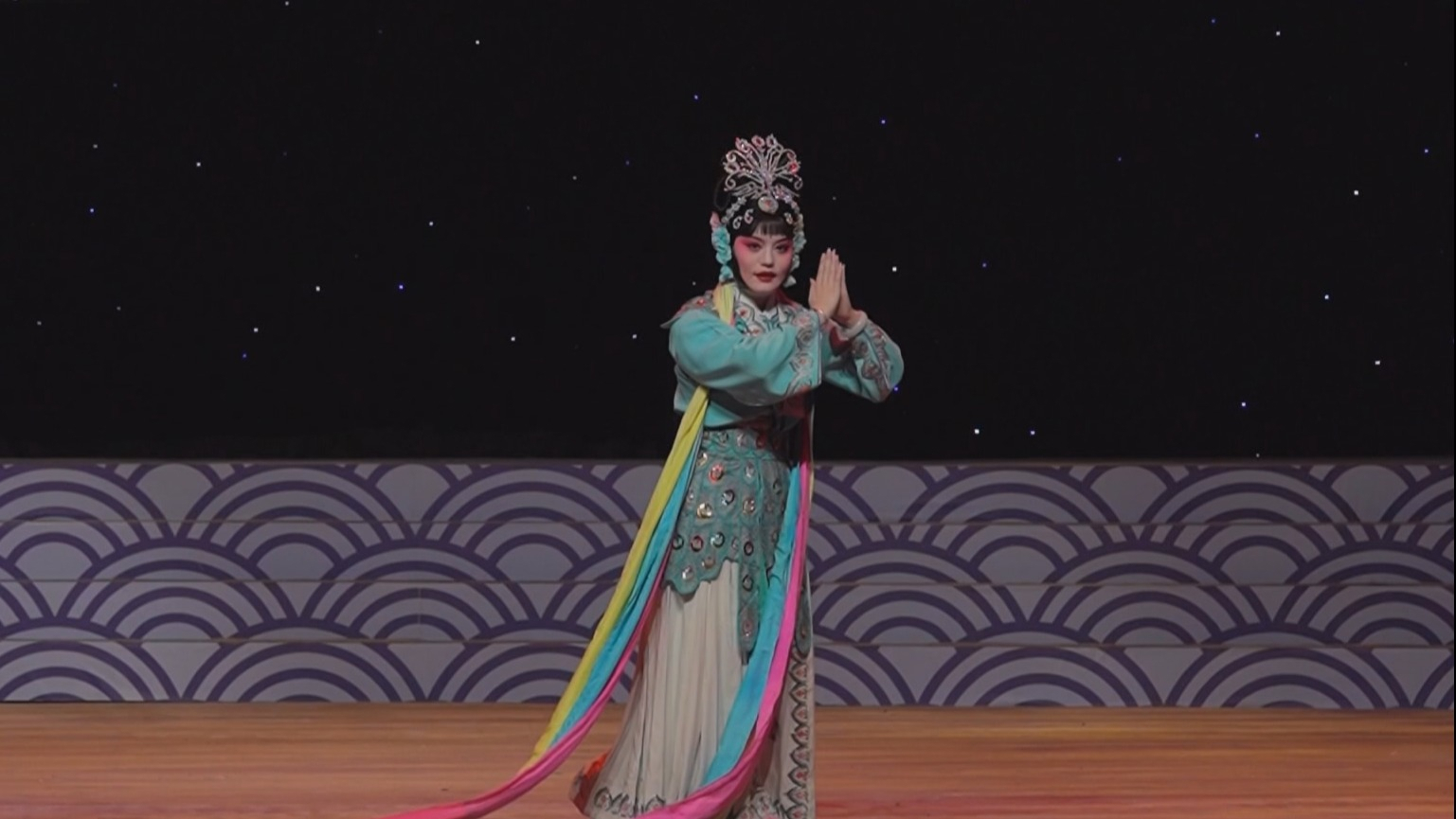 “‘京’彩文化 青春绽放”“大团小团手拉手”专场汇报演出举行