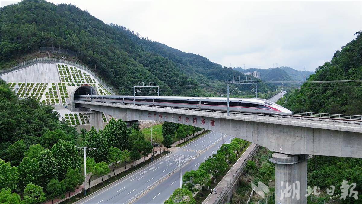 西十高铁全线进入试运行 冲刺6月份通车