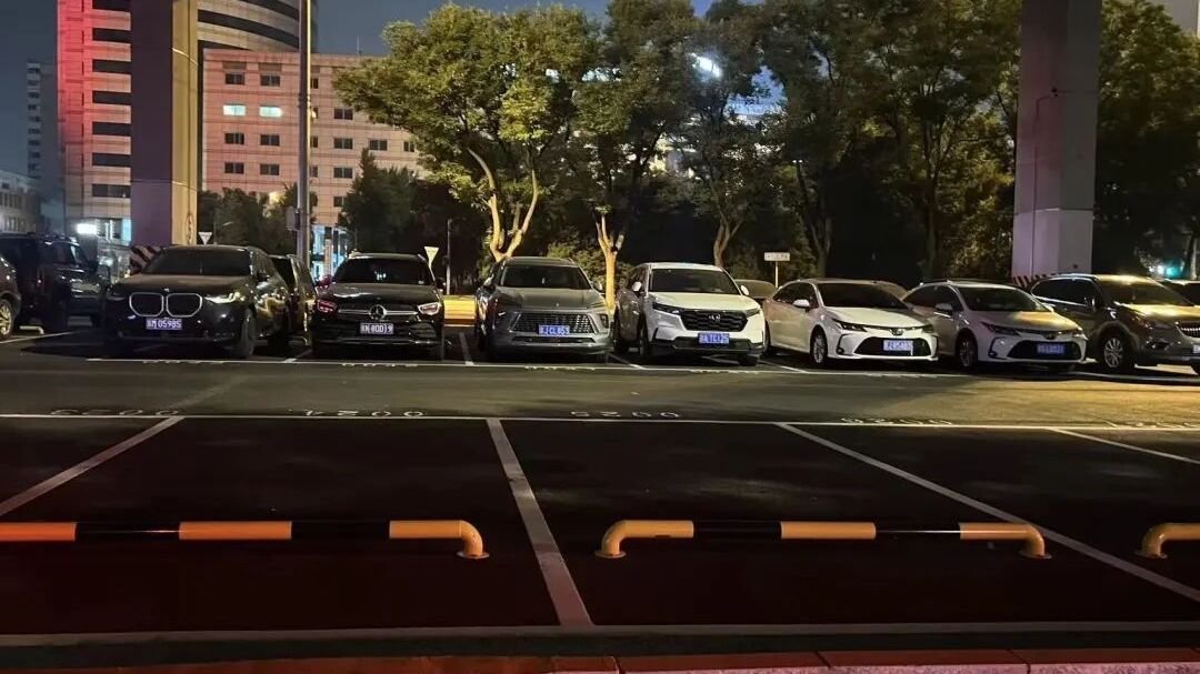 桥下新增大量车位曾因高价闲置？居民专属优惠方案来了！