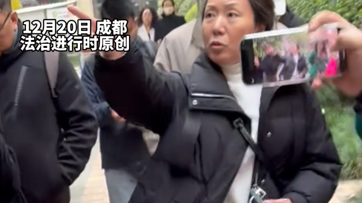 成都27岁女孩遇害案今日一审宣判，紫雅妈妈带记者实地走访案发小区