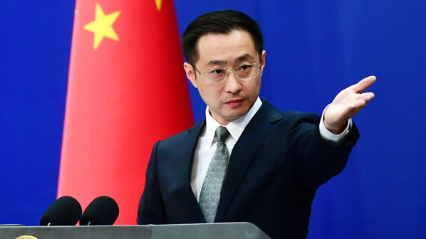 外交部：“南海仲裁案”本质上是一出披着法律外衣的政治闹剧