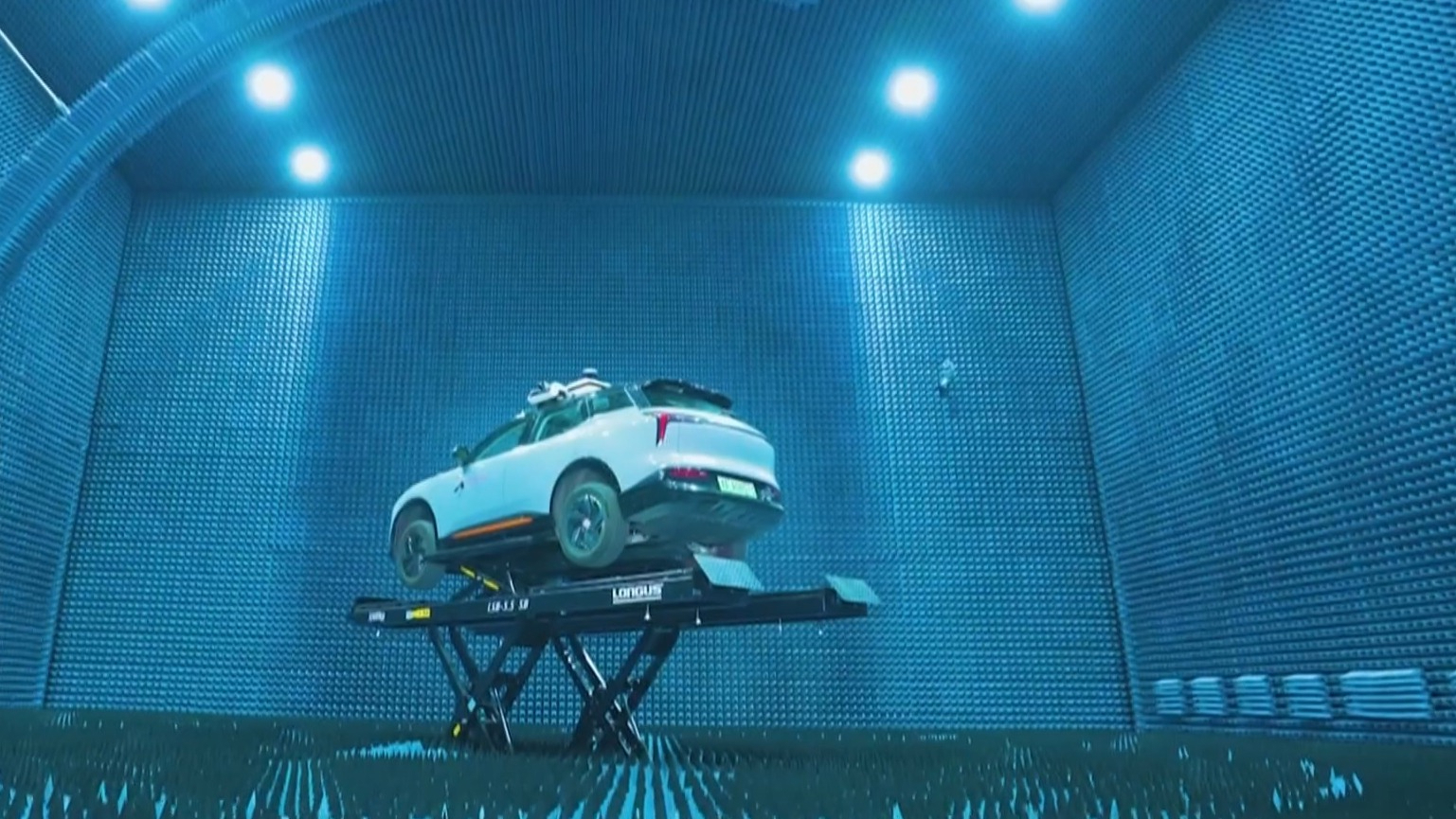 活力中国调研行丨国家智能网联汽车创新中心形成多项中国标准 活力中国调研行丨国家智能网联汽车创新中心形成多项中国标准