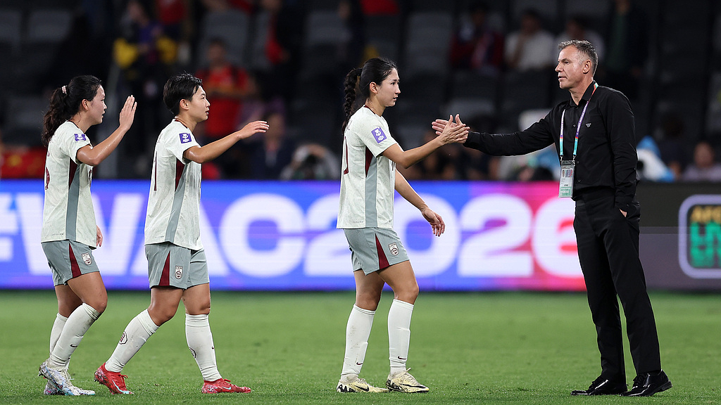 中国女足主帅:赢下关键战是“计划的一部分” 中国女足主帅:赢下关键战是“计划的一部分”