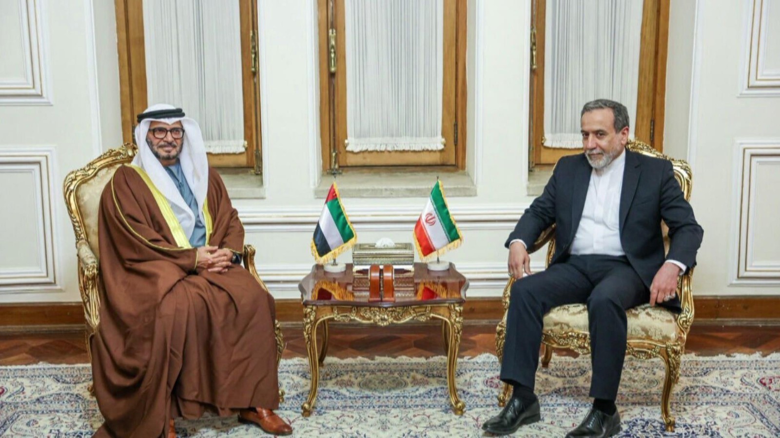 伊朗:确认收到美国总统信件 美方称准备谈判是舆论欺骗 伊朗:确认收到美国总统信件 美方称准备谈判是舆论欺骗