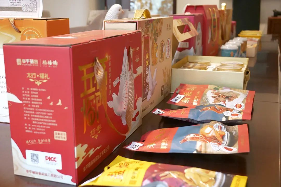 “只有不断创新，才能推动产业持续健康发展。通过多年的探索，我们形成了养殖、加工、销售一体化的产业格局，在大孙各庄镇建立了以种鸽繁育、硒鸽养殖、有机蔬菜种植为特色的种养循环产业链。我也会继续带领团队发挥企业联农带农的作用，促进更多农户稳定增收。”孙鸿说。