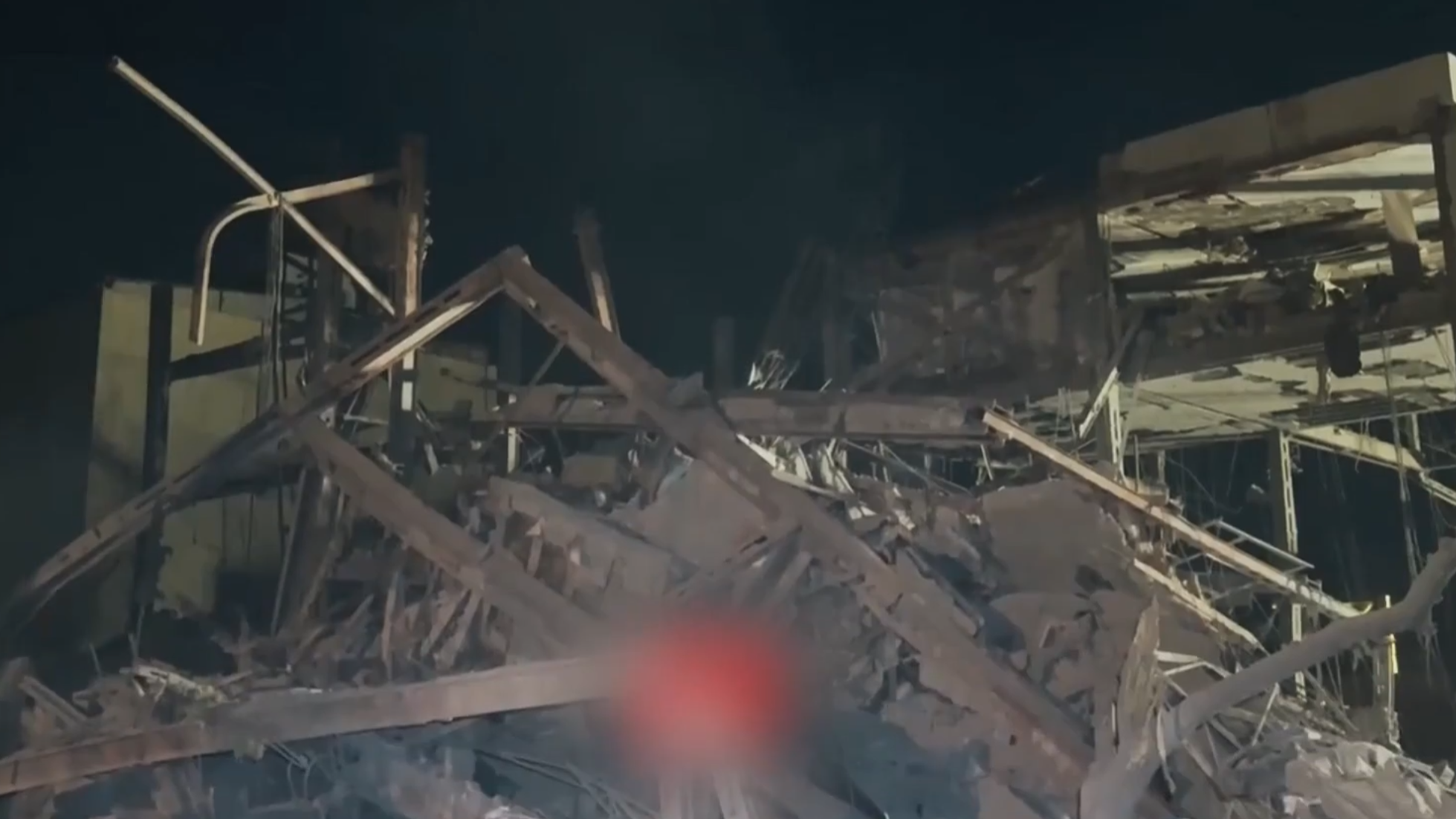 伊朗首都德黑兰一广场遭美以袭击 已致20人死亡 伊朗首都德黑兰一广场遭美以袭击 已致20人死亡