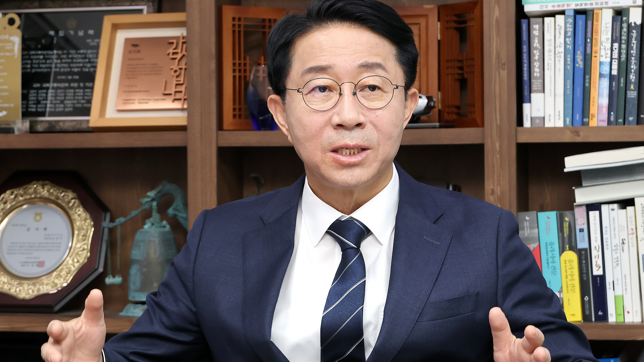 韩国执政党选出新任国会议长候选人
