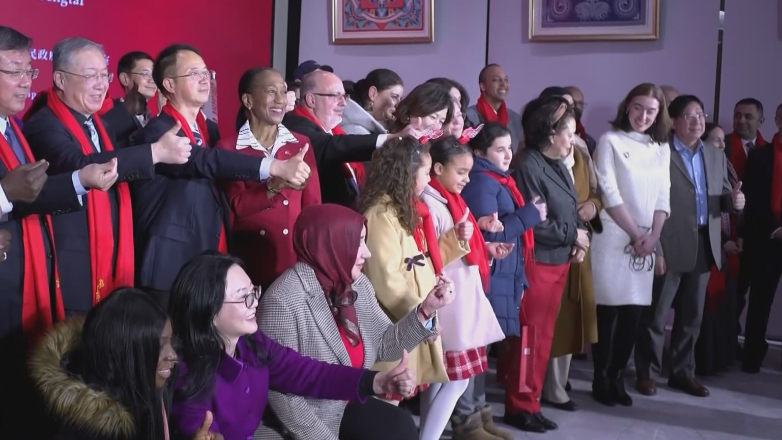 “外交官看中国一区一品”活动走进丰台区长辛店国潮时尚街区 “外交官看中国一区一品”活动走进丰台区长辛店国潮时尚街区