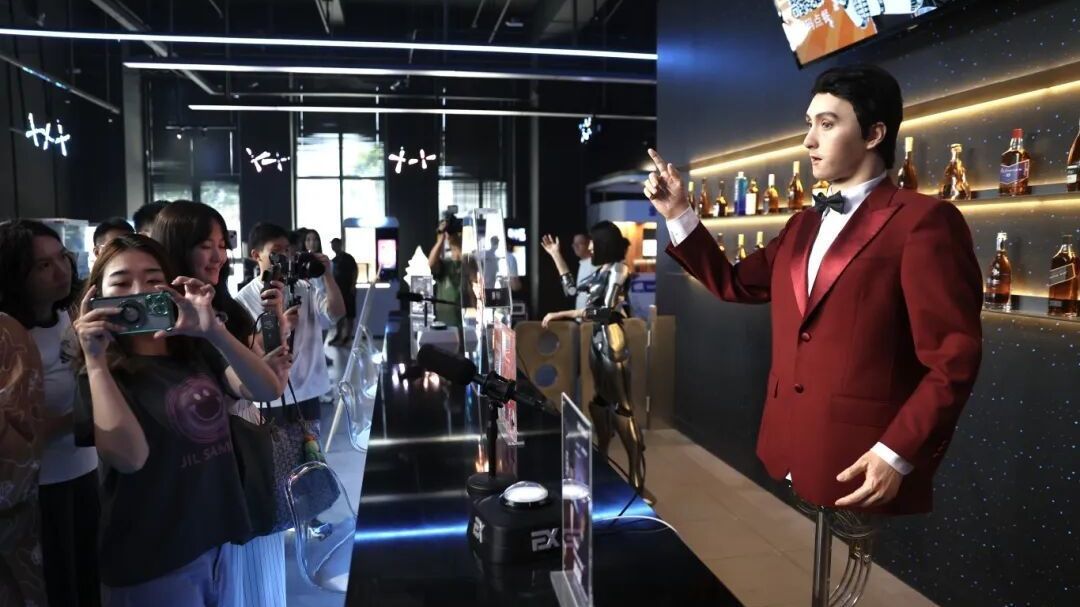 欢迎您来北京亦庄!逛机器人4S店、到机器人餐厅吃饭—— 欢迎您来北京亦庄!逛机器人4S店、到机器人餐厅吃饭——