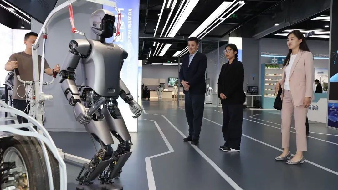 香港顶尖科学家走进北京经开区，深化产学研合作，共探科技创新新路径