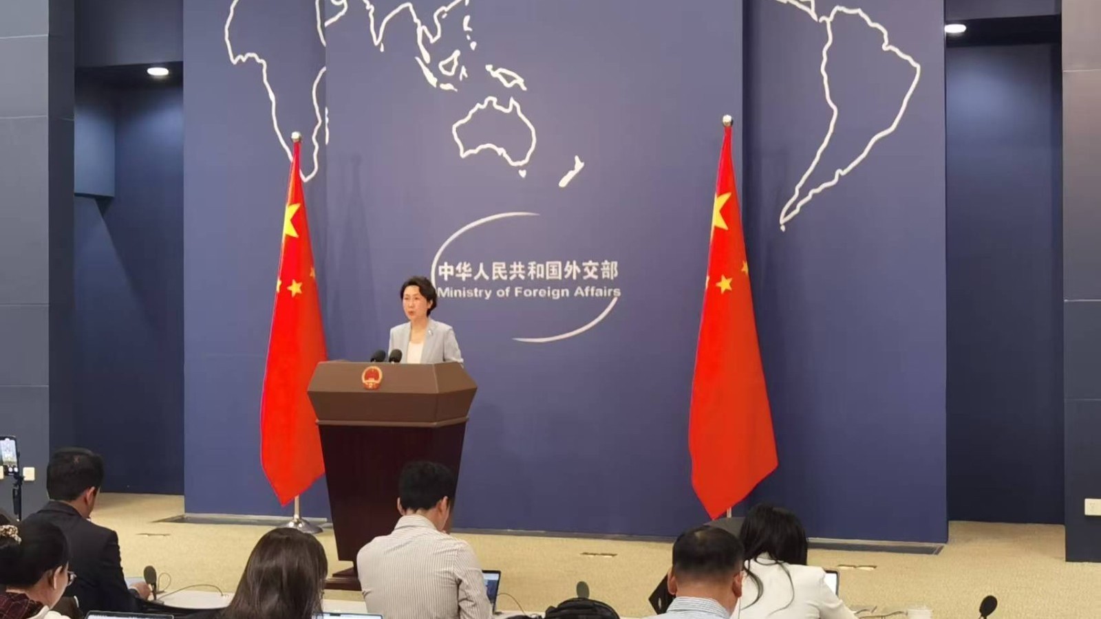 美国总统特朗普公开宣称“不需要国际法” 外交部回应 美国总统特朗普公开宣称“不需要国际法” 外交部回应