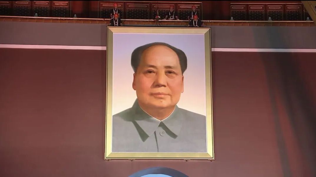 天安门城楼毛主席画像完成年度“换新” 天安门城楼毛主席画像完成年度“换新”