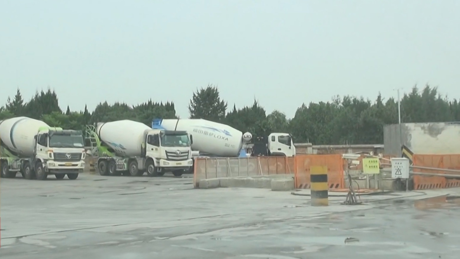 北京警方严查“会隐身”的闯禁行大货车